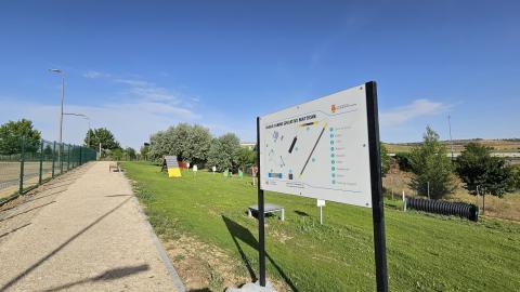 Doña Juana estrena el mayor parque canino de Arroyo y el primero abierto las 24 horas