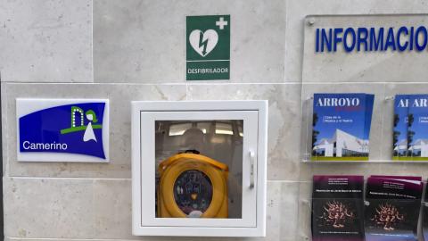 El Ayuntamiento adquiere nueve desfibriladores para completar la seguridad en las instalaciones municipales
