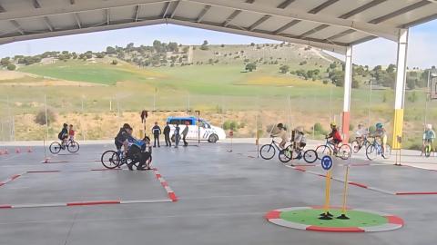 La Policía Local estrena circuito de educación vial y 15 bicicletas para los escolares