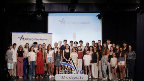 El Ayuntamiento entrega 44 becas a deportistas en modalidad individual