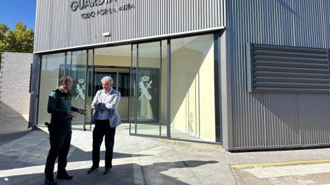 El Ayuntamiento de Arroyo y la Guardia Civil firman el acuerdo de cesión temporal del nuevo cuartel