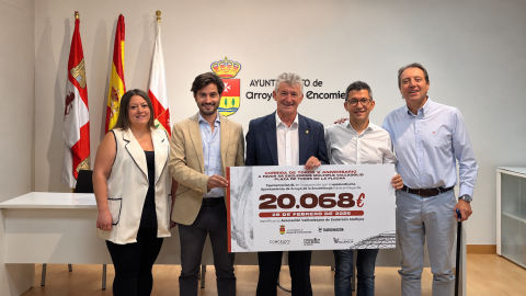 El Festival Taurino de Arroyo entrega su donación a la Asociación de Esclerosis Múltiple de Valladolid