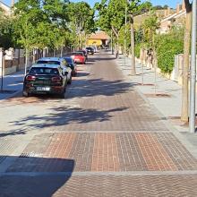 La calle Pesqueras luce ya su nueva imagen