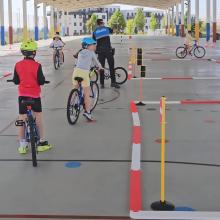 La Policía Local estrena circuito de educación vial y 15 bicicletas para los escolares