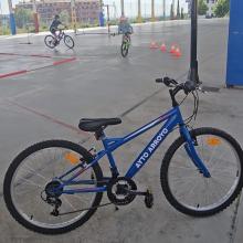 La Policía Local estrena circuito de educación vial y 15 bicicletas para los escolares